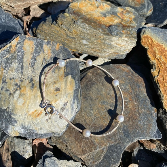 New! Sterling Silver Genuine Pearl Bracelet - Picture 3 of 5